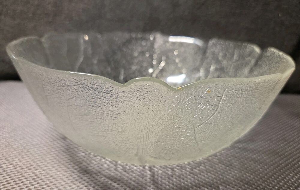 vintage Arcoroc France glass serving bowl Aspen collection 9"